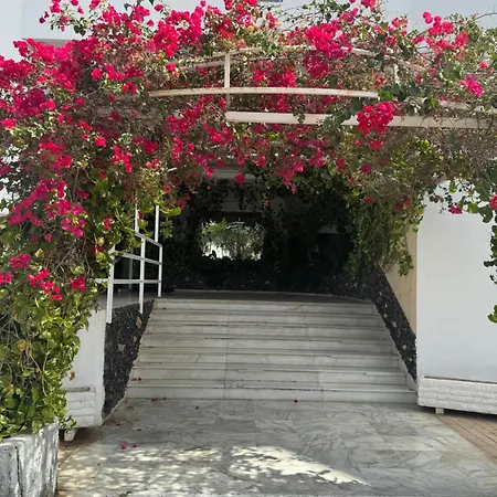 Island Paradise A With A Kitchenette, Private Bathroom And Balcony, In A Complex With 3 Swimming Pools, 800m Away From The Ocean Front Σαν Μιγκέλ ντε Αμπόνα