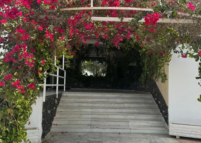 Island Paradise A With A Kitchenette, Private Bathroom And Balcony, In A Complex With 3 Swimming Pools, 800m Away From The Ocean Front 圣米格尔德阿沃纳