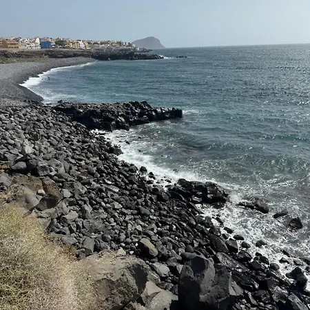 Island Paradise A With A Kitchenette, Private Bathroom And Balcony, In A Complex With 3 Swimming Pools, 800m Away From The Ocean Front Apartment San Miguel de Abona