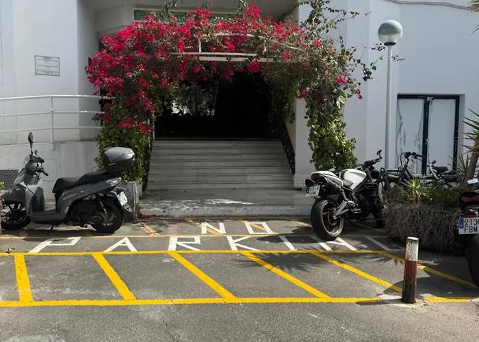 Island Paradise A With A Kitchenette, Private Bathroom And Balcony, In A Complex With 3 Swimming Pools, 800m Away From The Ocean Front Апартаменты *