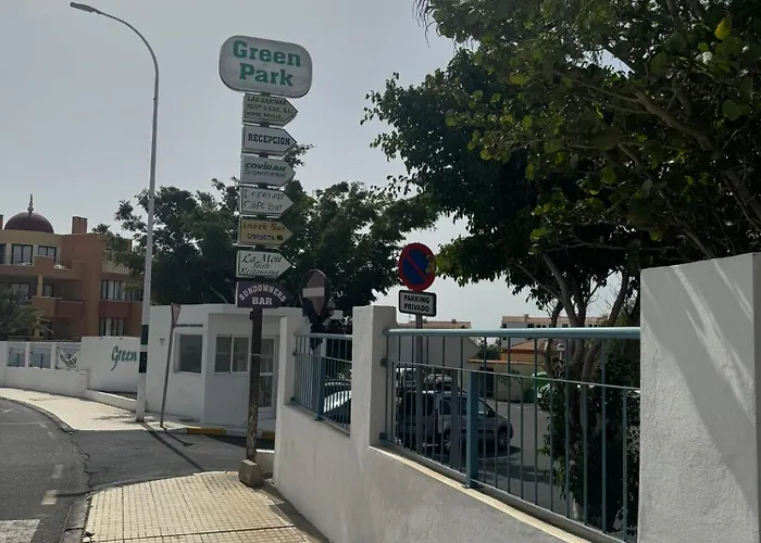 Island Paradise A With A Kitchenette, Private Bathroom And Balcony, In A Complex With 3 Swimming Pools, 800m Away From The Ocean Front Апартаменты Сан Мигель