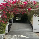Island Paradise A With A Kitchenette, Private Bathroom And Balcony, In A Complex With 3 Swimming Pools, 800m Away From The Ocean Front 圣米格尔德阿沃纳